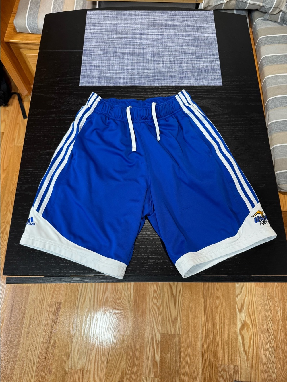 UMKC Roos Adidas Soccer Shorts Mens Large w Pockets